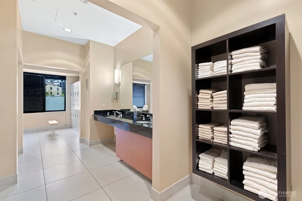 910 Lenora Street Seattle WA 98121