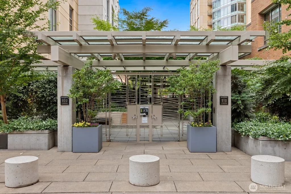 910 Lenora Street Seattle WA 98121