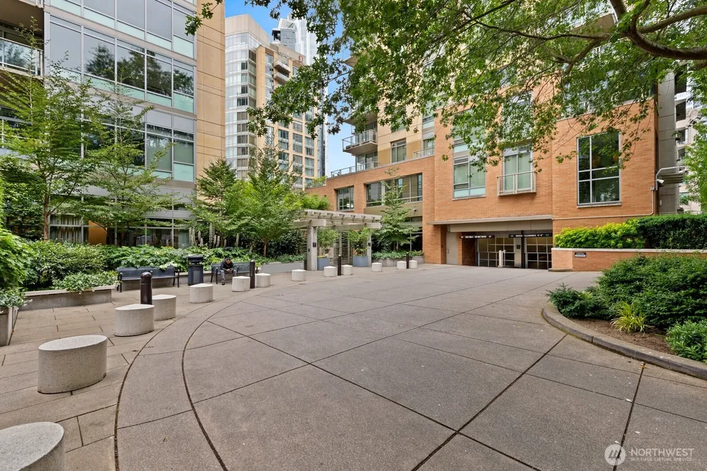 910 Lenora Street Seattle WA 98121