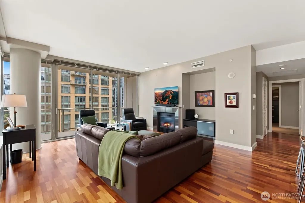 910 Lenora Street Seattle WA 98121
