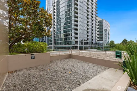 910 Lenora Street Seattle WA 98121