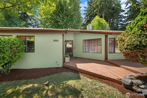 8904 121st Street Puyallup WA 98373