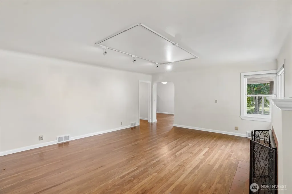 3004 SW Barton Street Seattle WA 98126