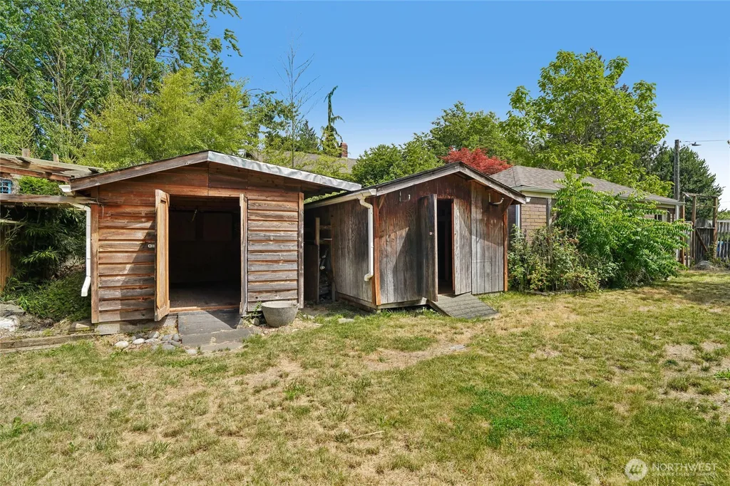 3004 SW Barton Street Seattle WA 98126