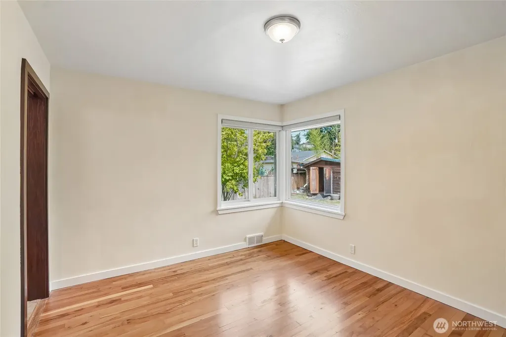 3004 SW Barton Street Seattle WA 98126