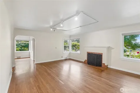 3004 SW Barton Street Seattle WA 98126