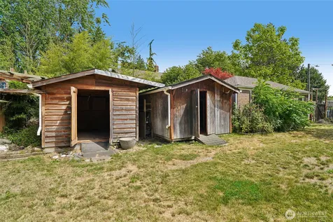 3004 SW Barton Street Seattle WA 98126