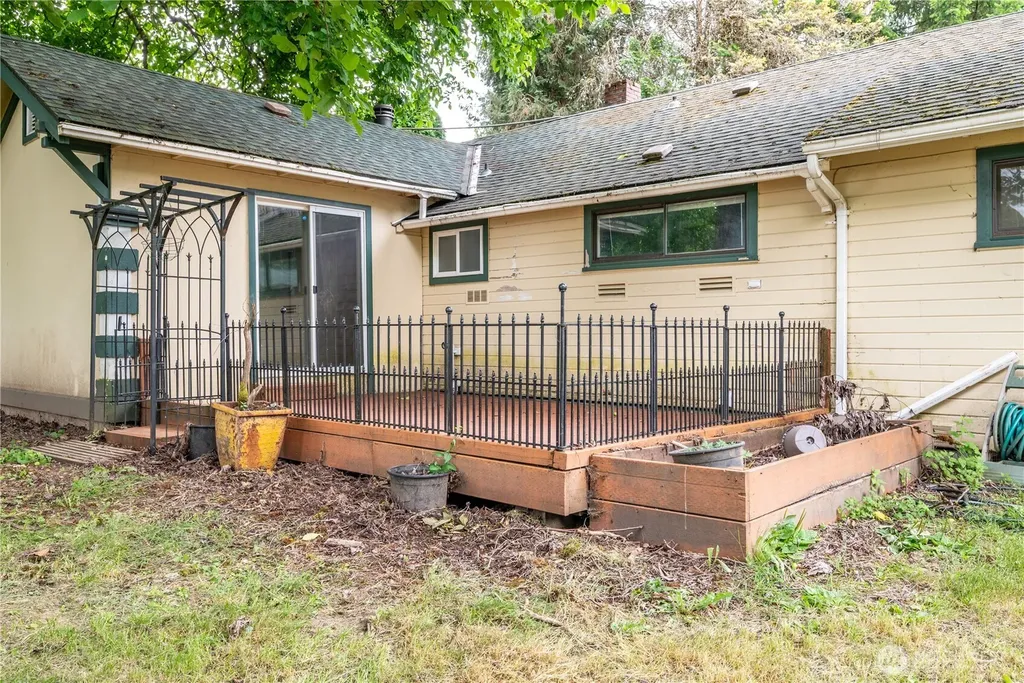 621 S Second Street Toledo WA 98591