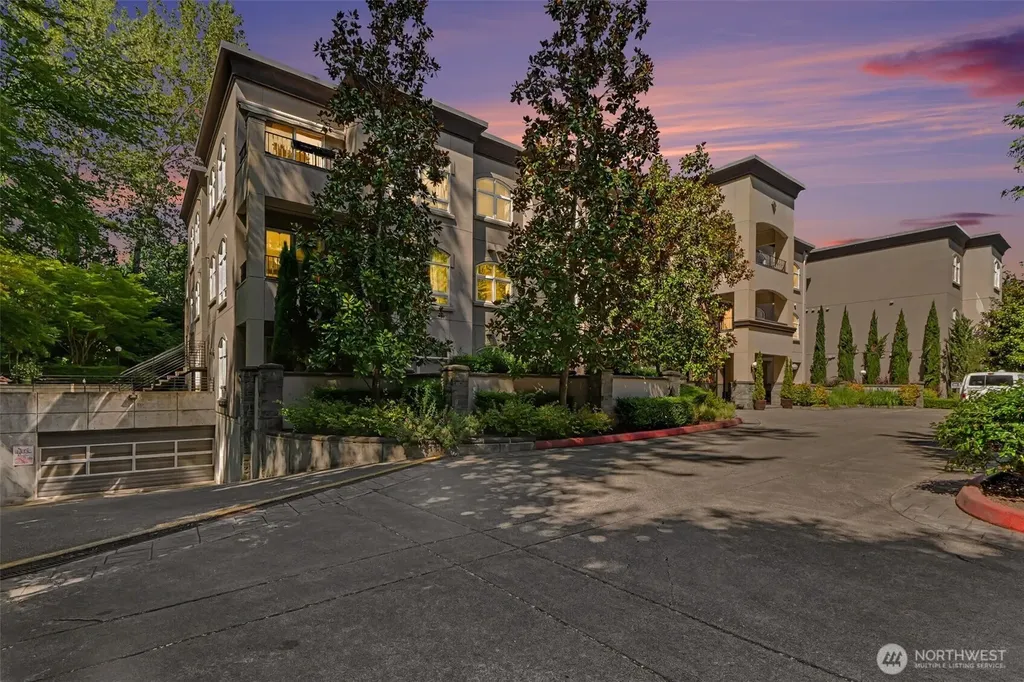 Bellevue WA, 10398 17, Unit 204