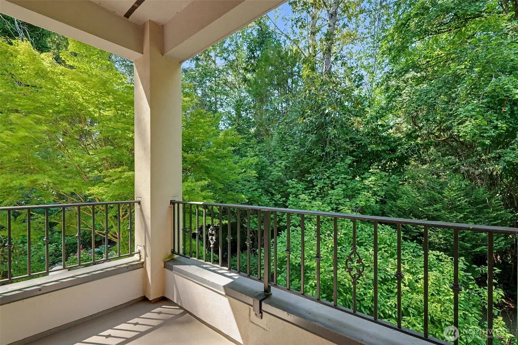 10398 NE 17 Street Bellevue WA 98004