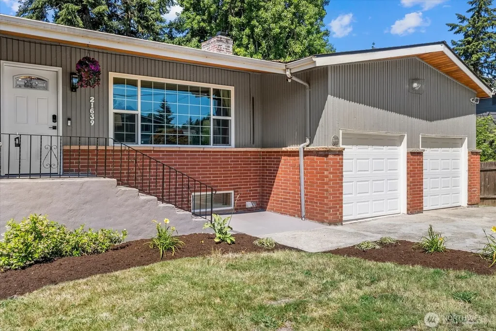 21639 104th Place SE Kent WA 98031