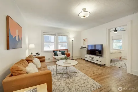 4725 15th Avenue NE Seattle WA 98105