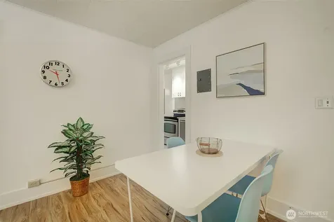 4725 15th Avenue NE Seattle WA 98105