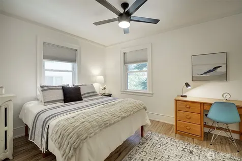 4725 15th Avenue NE Seattle WA 98105