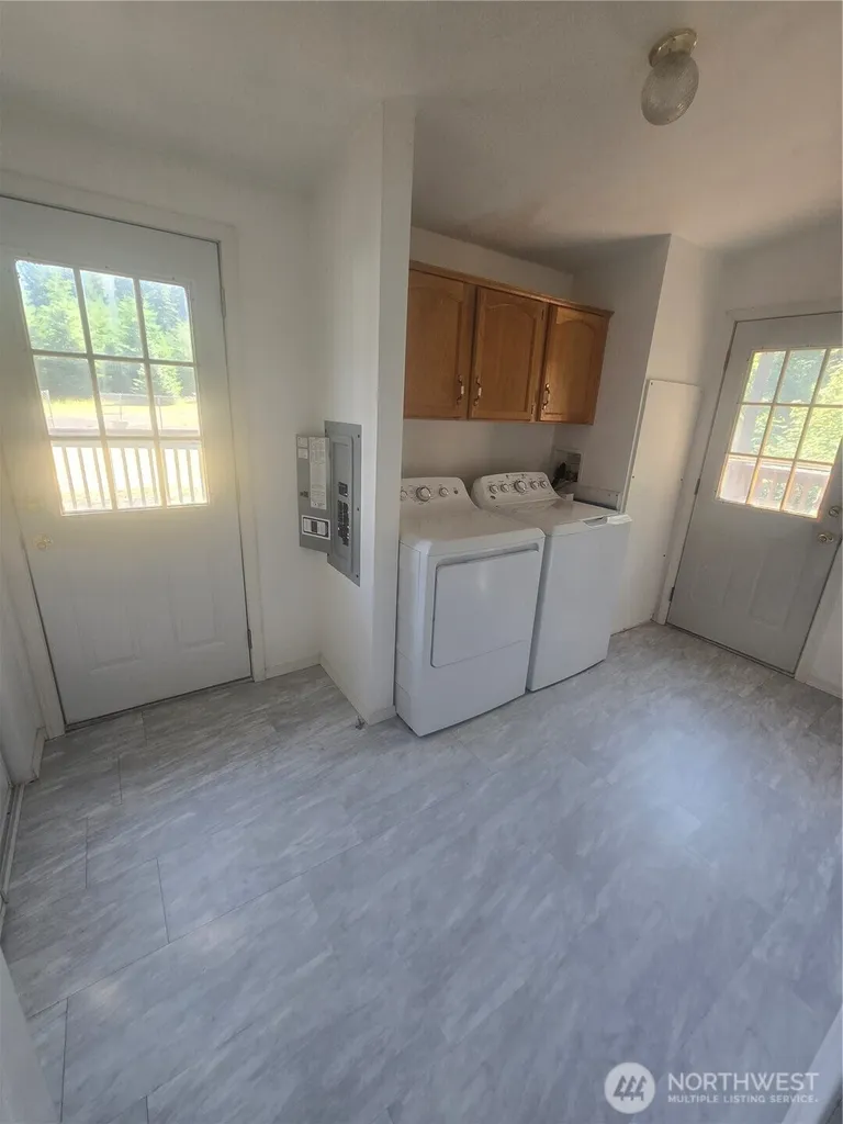 24707 Sr 706 E Ashford WA 98304