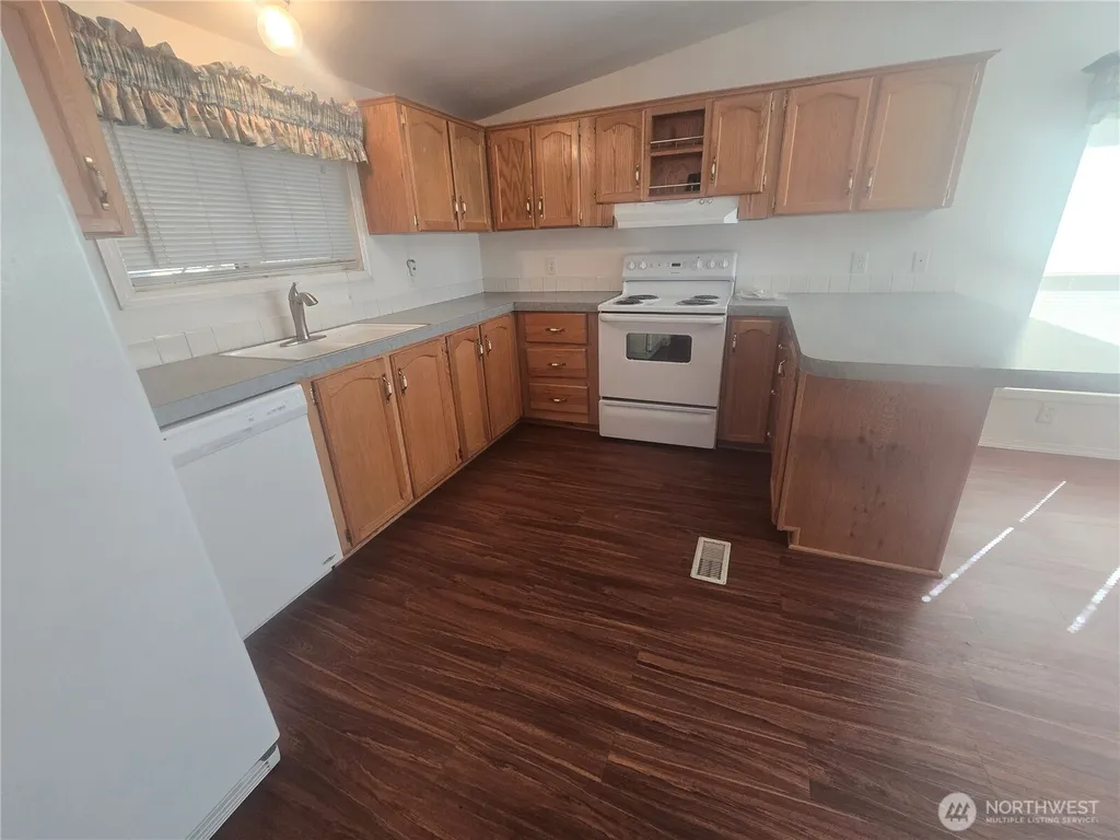 24707 Sr 706 E Ashford WA 98304