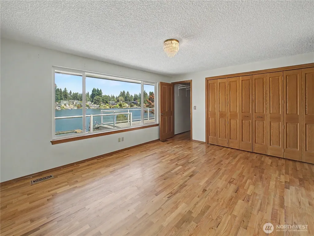 2321 185th Avenue E Lake Tapps WA 98391