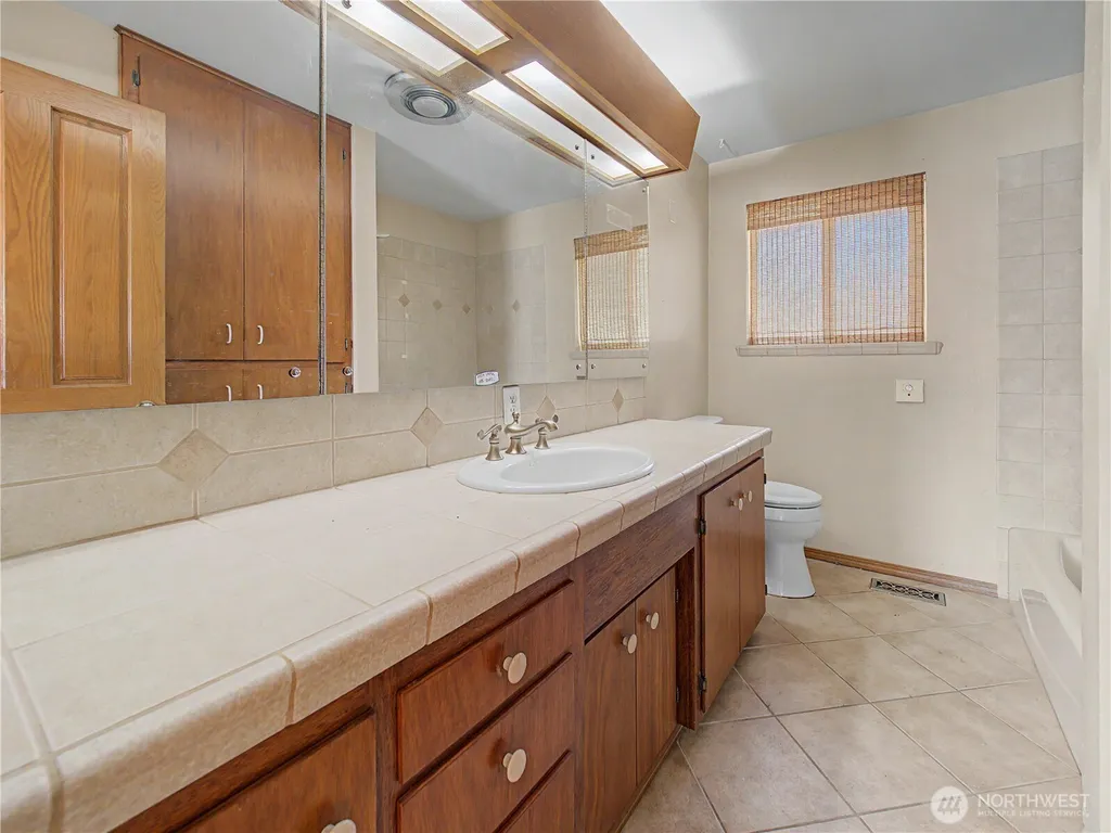 2321 185th Avenue E Lake Tapps WA 98391