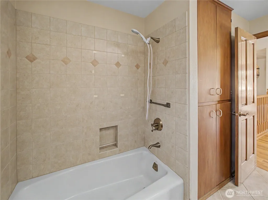 2321 185th Avenue E Lake Tapps WA 98391