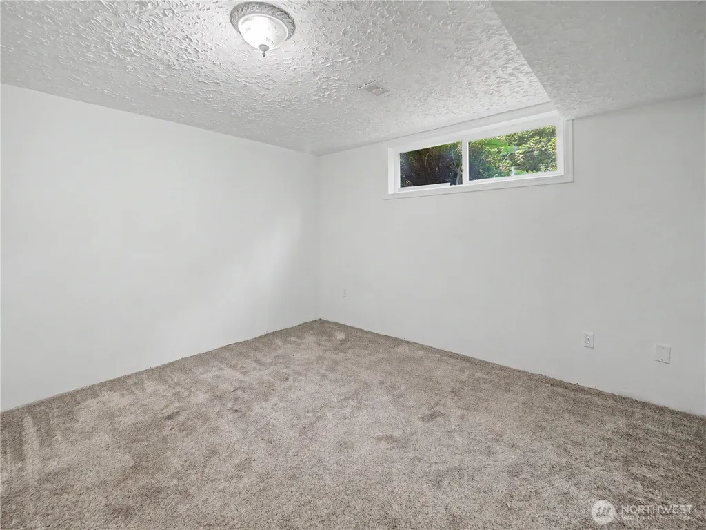 2321 185th Avenue E Lake Tapps WA 98391