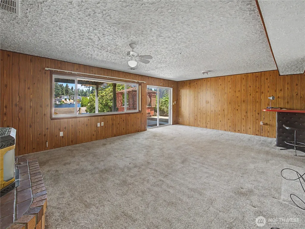2321 185th Avenue E Lake Tapps WA 98391