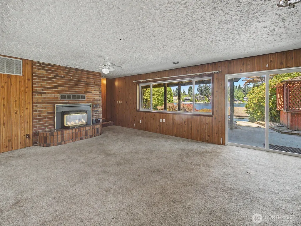 2321 185th Avenue E Lake Tapps WA 98391