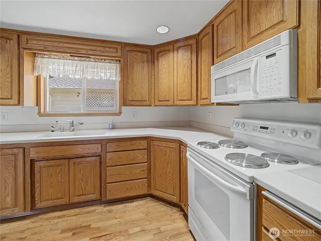 2321 185th Avenue E Lake Tapps WA 98391