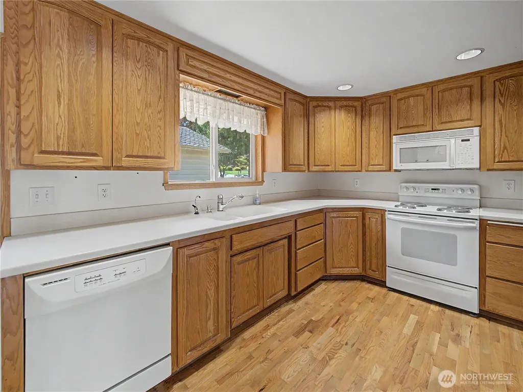 2321 185th Avenue E Lake Tapps WA 98391