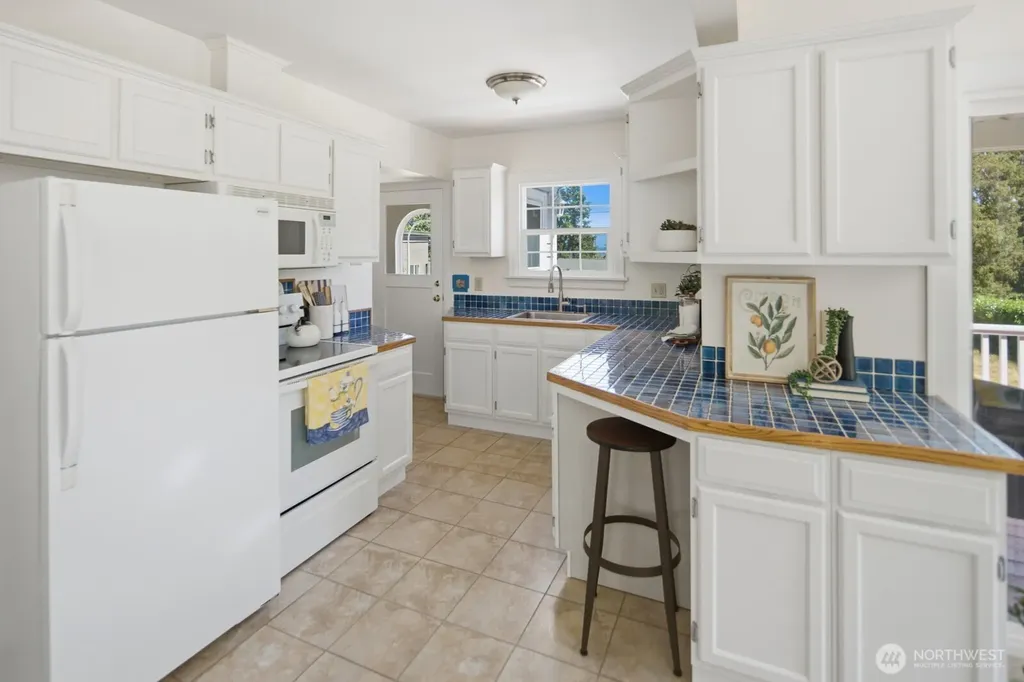 5627 Colby Avenue Everett WA 98203
