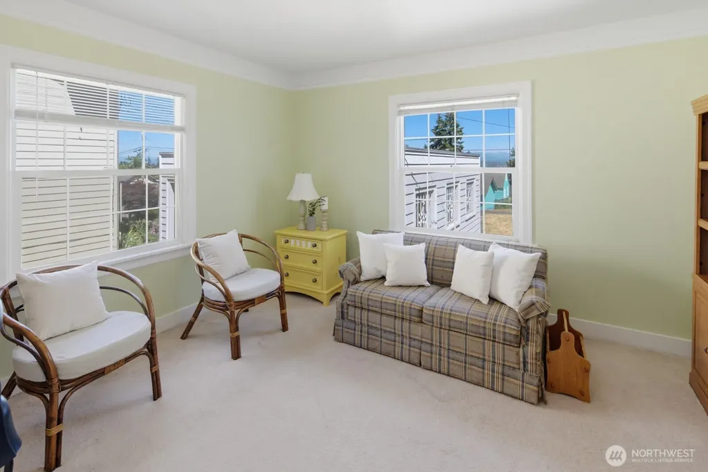 5627 Colby Avenue Everett WA 98203