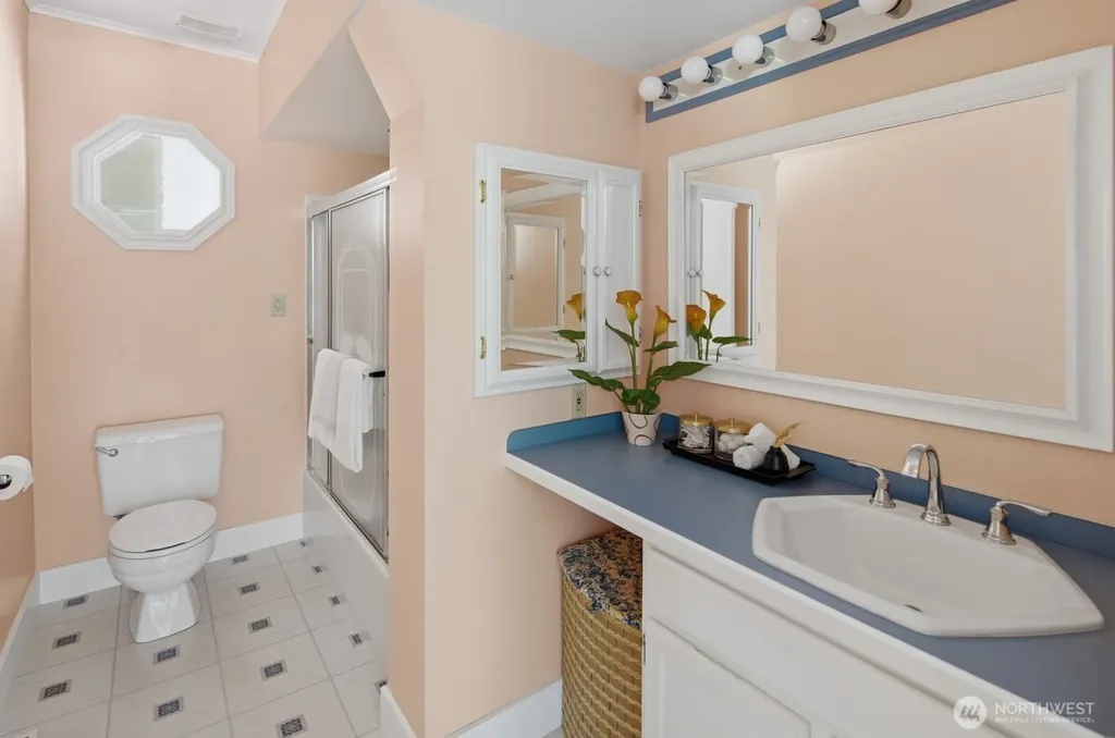 5627 Colby Avenue Everett WA 98203