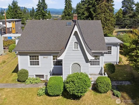 5627 Colby Avenue Everett WA 98203