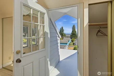 5627 Colby Avenue Everett WA 98203