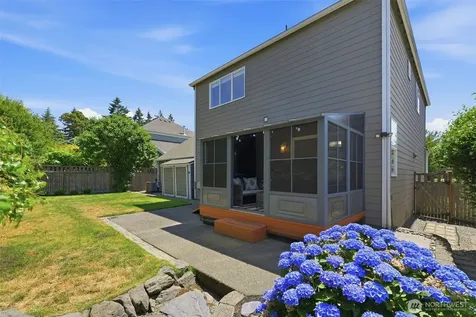 3331 Laurelwood Circle NE Tacoma WA 98422