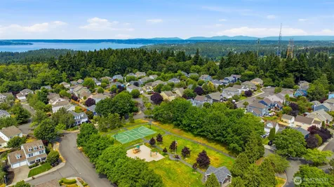 3331 Laurelwood Circle NE Tacoma WA 98422