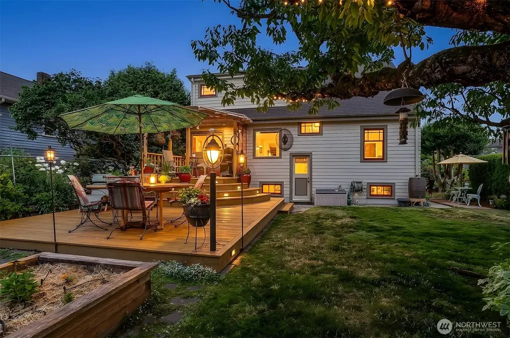 7047 27th Avenue NW Seattle WA 98117