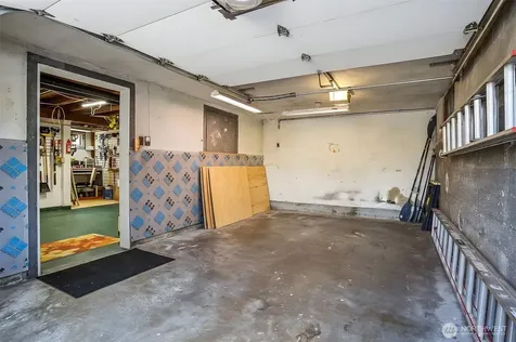 7047 27th Avenue NW Seattle WA 98117
