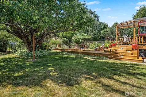 7047 27th Avenue NW Seattle WA 98117