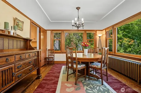 7047 27th Avenue NW Seattle WA 98117