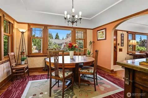 7047 27th Avenue NW Seattle WA 98117