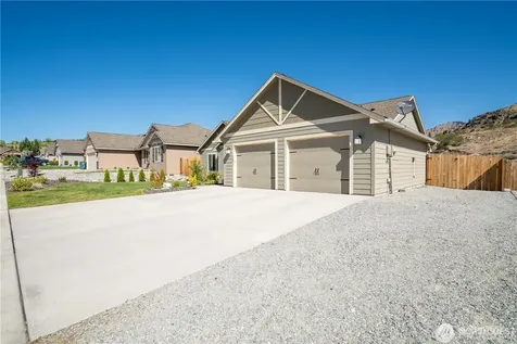 1041 Sunny Brooke Lane Chelan WA 98816