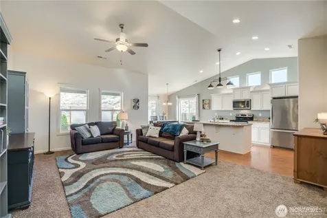 1041 Sunny Brooke Lane Chelan WA 98816