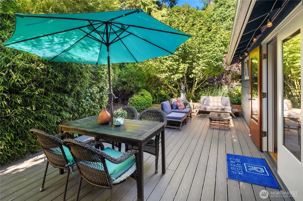 5414 SW Beach Drive Terrace Seattle WA 98116