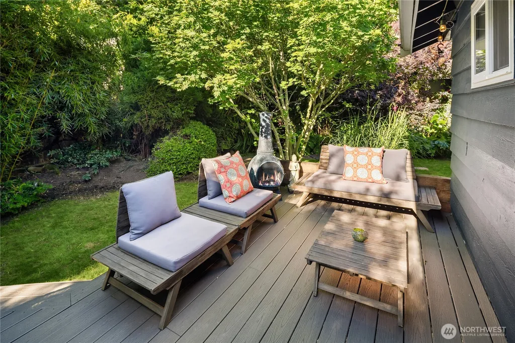 5414 SW Beach Drive Terrace Seattle WA 98116