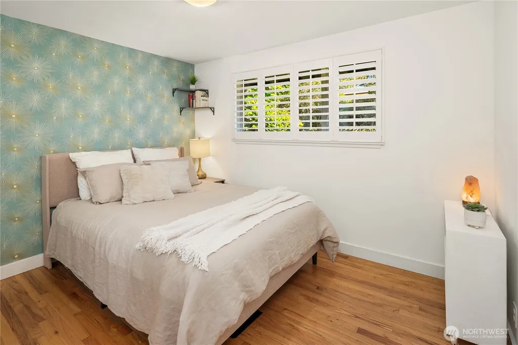 5414 SW Beach Drive Terrace Seattle WA 98116