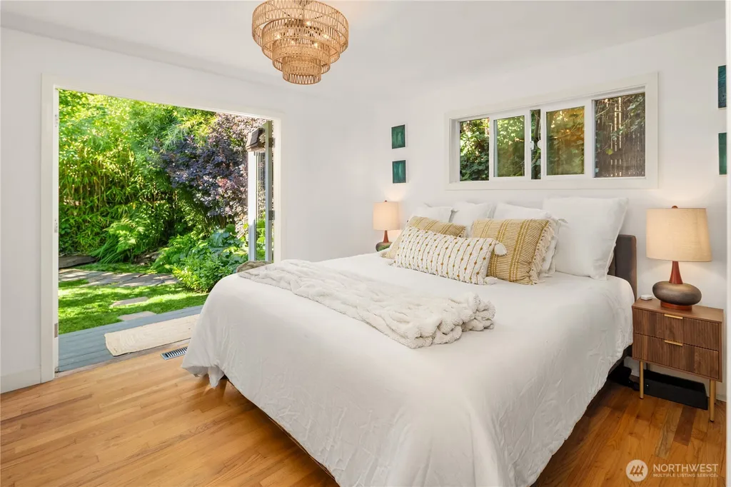 5414 SW Beach Drive Terrace Seattle WA 98116