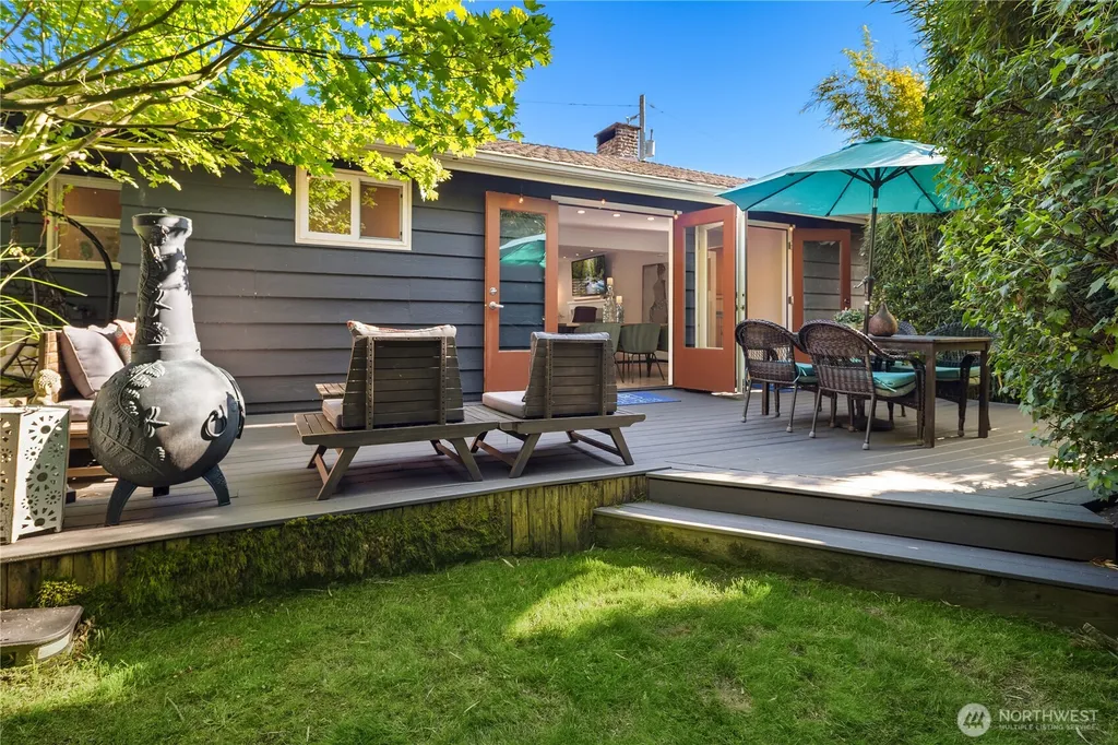 5414 SW Beach Drive Terrace Seattle WA 98116