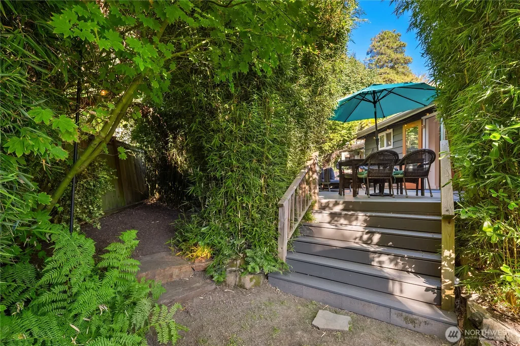 5414 SW Beach Drive Terrace Seattle WA 98116