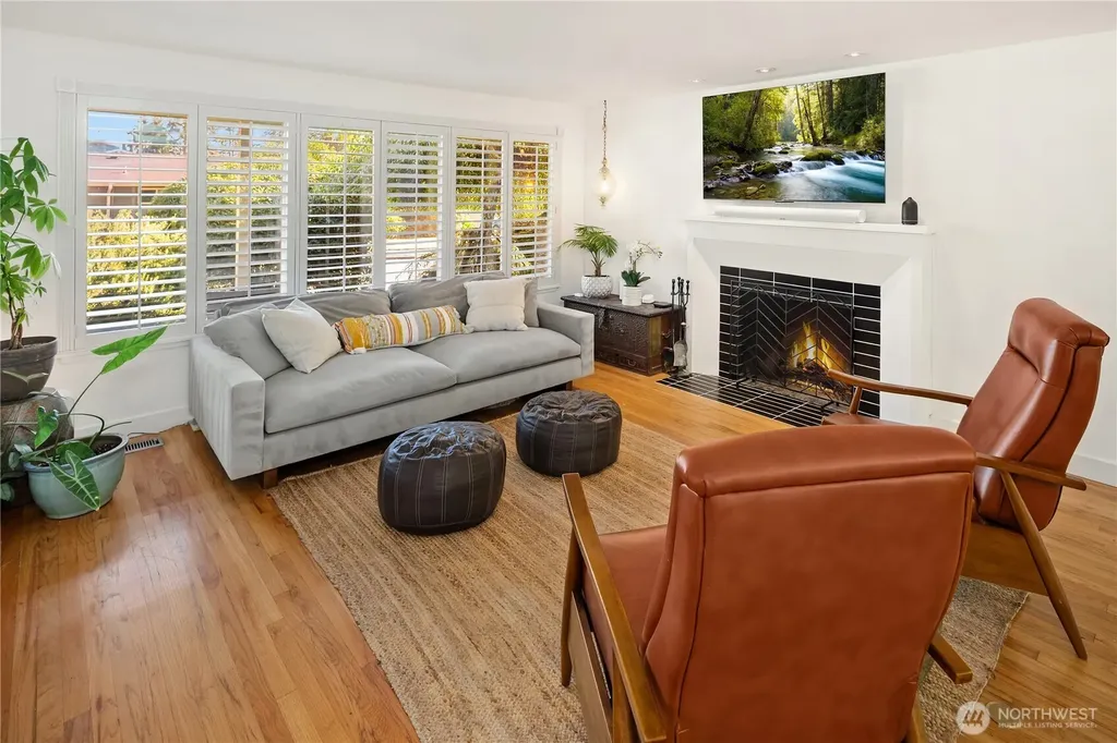 5414 SW Beach Drive Terrace Seattle WA 98116