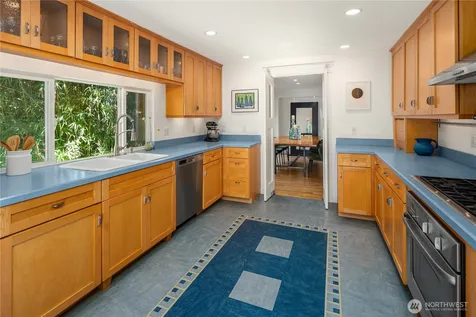 5414 SW Beach Drive Terrace Seattle WA 98116